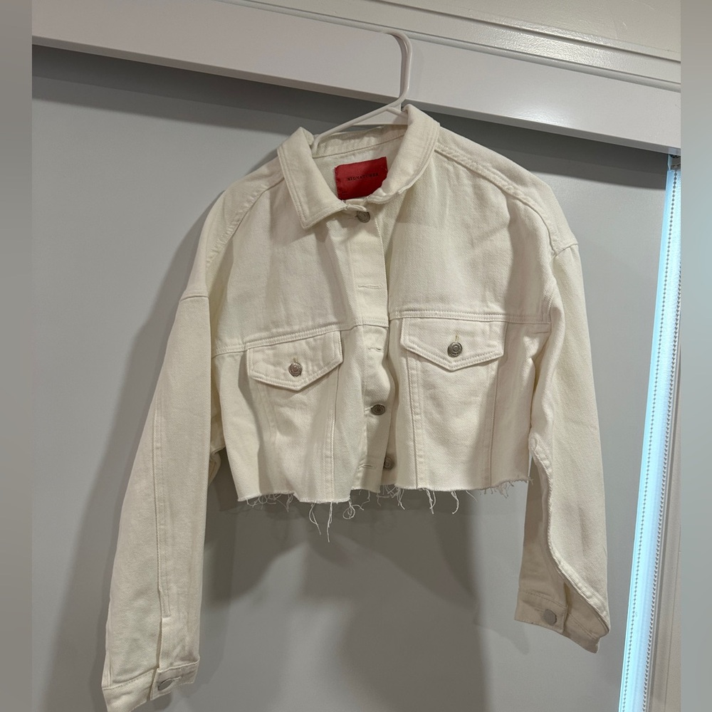 NEVER WORN! NEW WITH TAGS! CROPPED JEAN JACKET